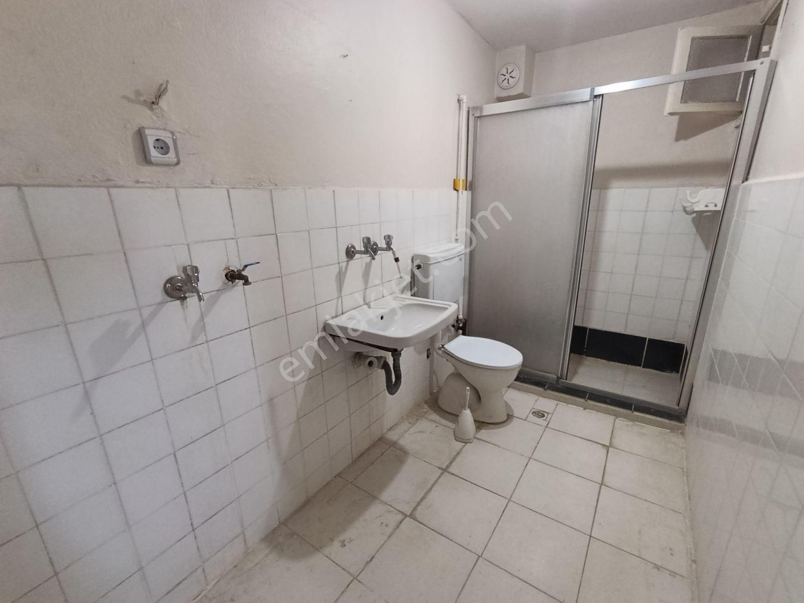 Cumhuriyet Mahallesi'nde Kiralık 3+1 Dogalgazlı Daire - Görsel 9