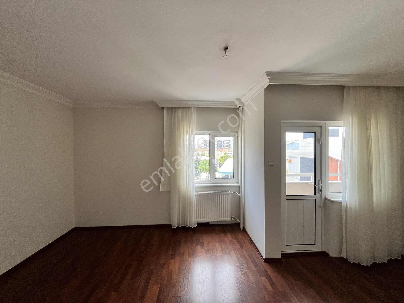 İhsaniye Barbaros Caddesi Özüçler Sitesi Kiralık 3+1 - Görsel 28
