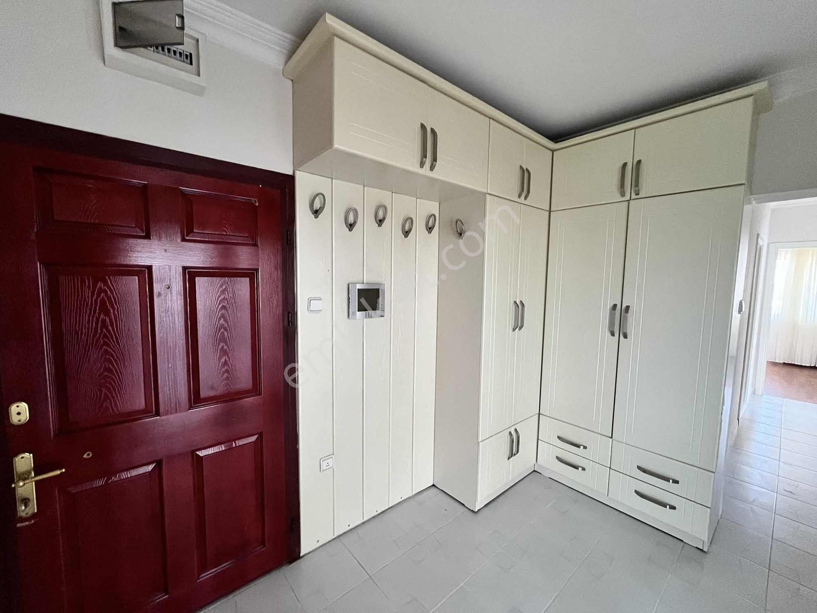 İhsaniye Barbaros Caddesi Özüçler Sitesi Kiralık 3+1 - Görsel 22