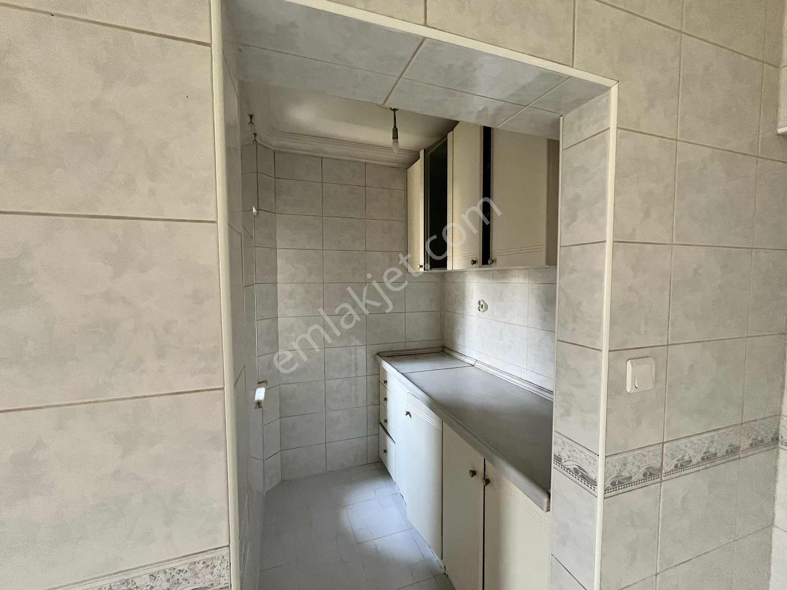 İhsaniye Barbaros Caddesi Özüçler Sitesi Kiralık 3+1 - Görsel 21