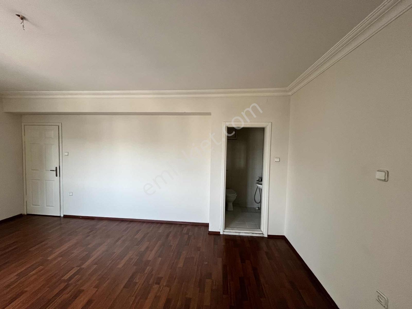 İhsaniye Barbaros Caddesi Özüçler Sitesi Kiralık 3+1 - Görsel 24