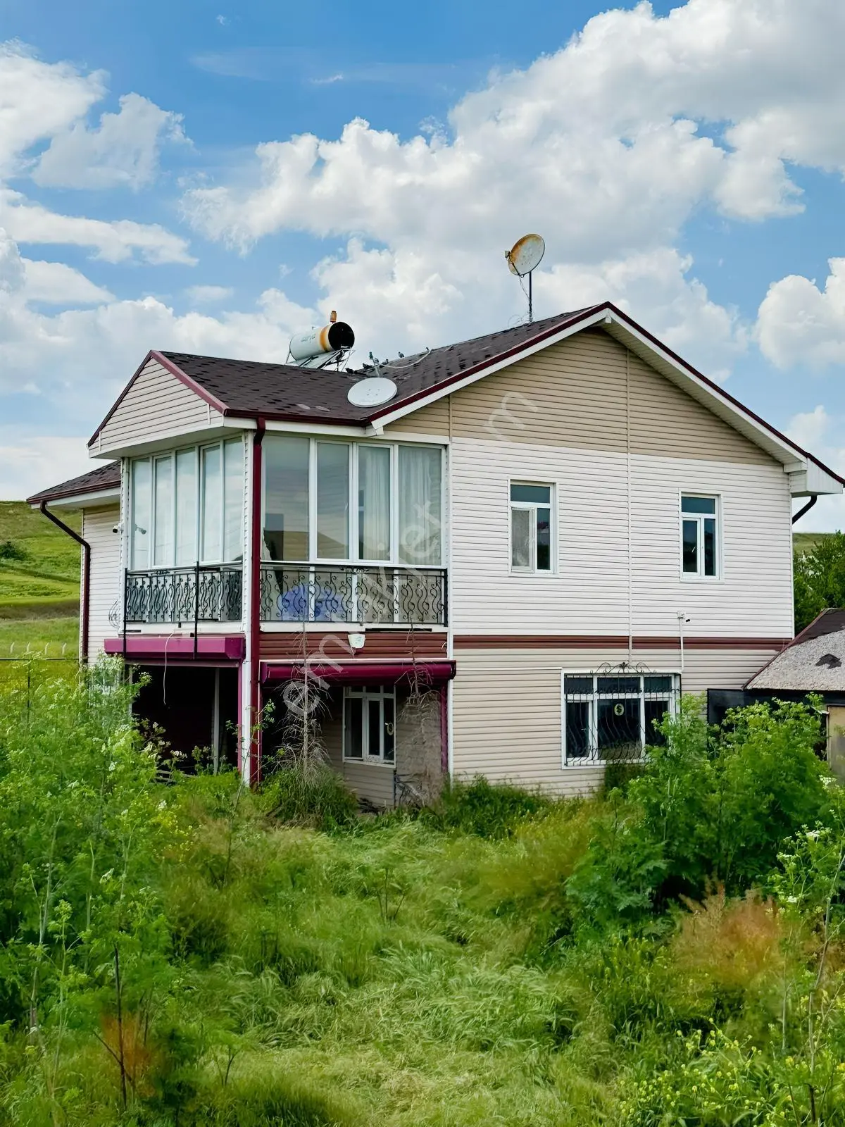Polat Live'dan Karacakayada Satılık Villa İmarlı Arsa