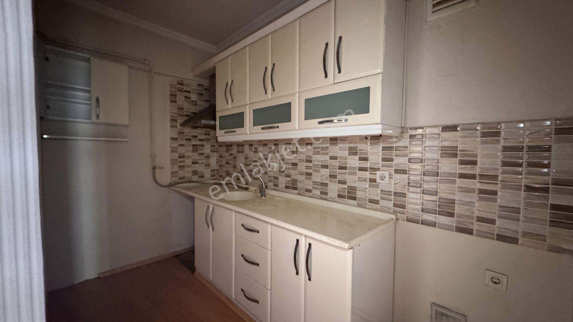 İzmit Merkez Yeni Turan Durağı Karşısı Satılık Arakat 3+1 - Görsel 15