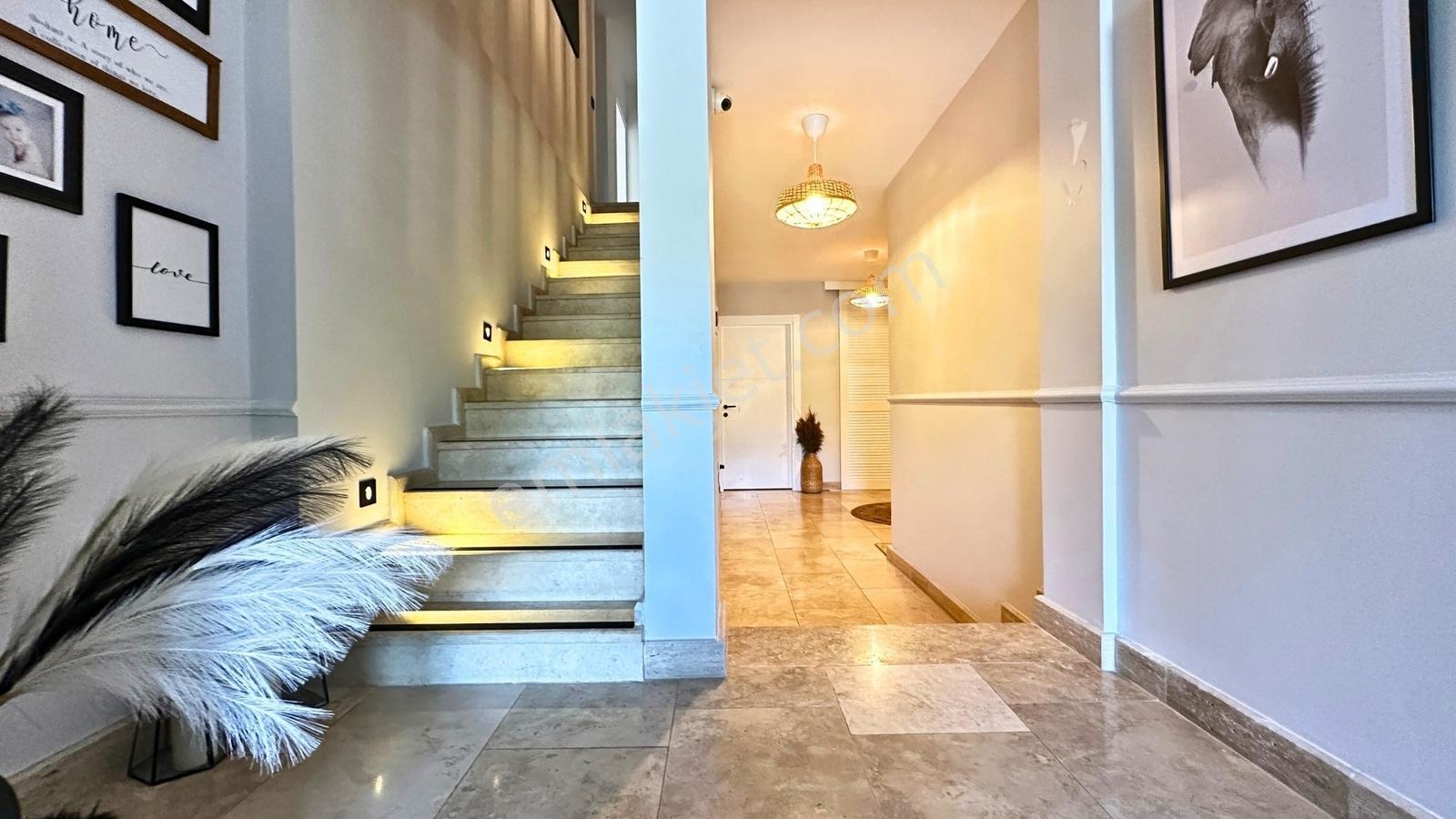 Bitez Köyiçinde Yaz-kış Yaşama Uygun Tam Müstakil Villa - Görsel 32