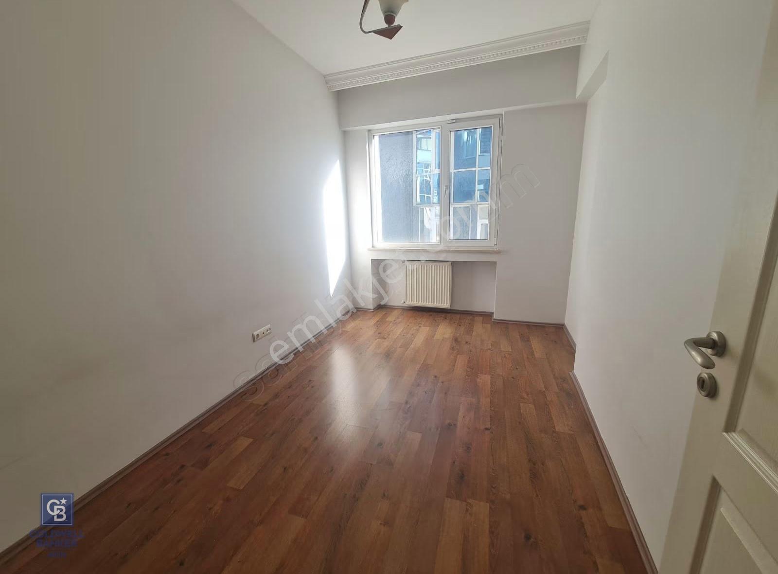 Koru Evleri 7 Sitesinde Satılık Geniş Daire - Görsel 12