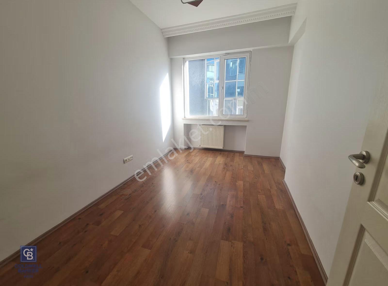 Koru Evleri 7 Sitesinde Satılık Geniş Daire - Görsel 5