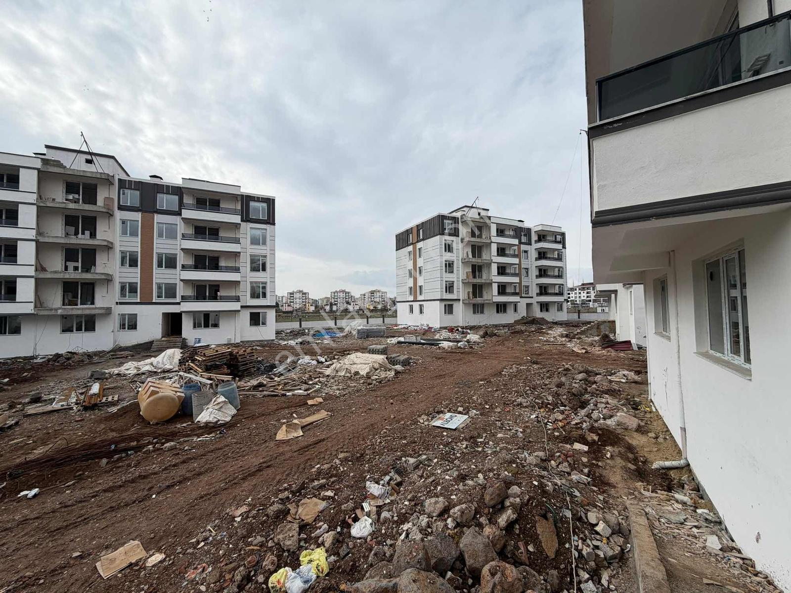 Zümrütkent Caddesi Aydın Yapıda Satılık Daire - Görsel 8