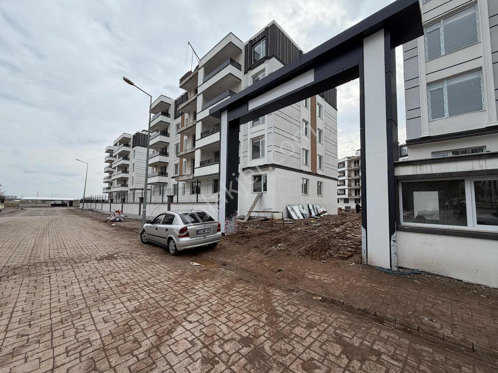 Zümrütkent Caddesi Aydın Yapıda Satılık Daire