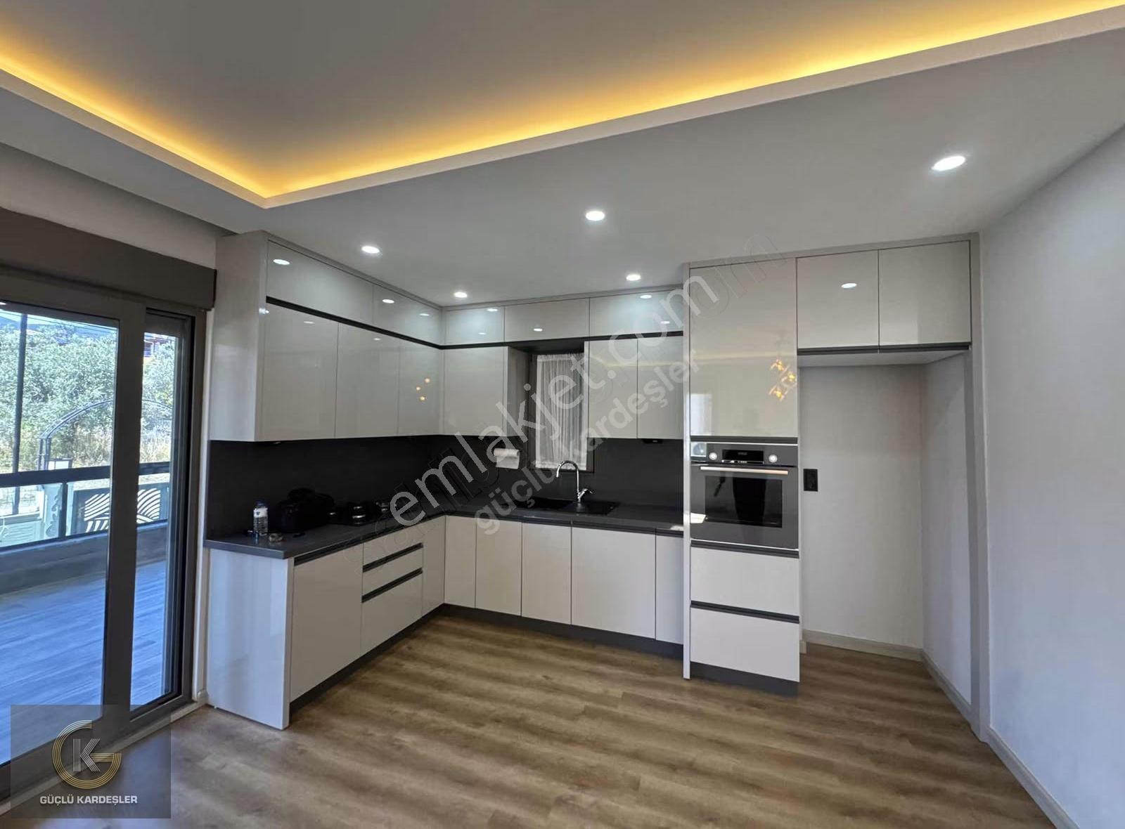 Güçlü Kardeşler Gürede 5+1 Müstakil Giriş Katta Odalı Villa - Görsel 18