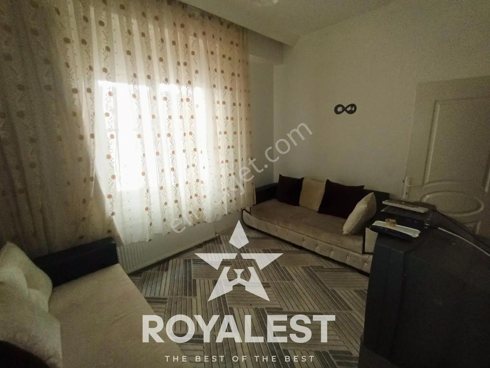 Royalest'ten Karataş Merkez'de Tramvay Yanı Site İçi Eşyalı 1+1 - Görsel 5