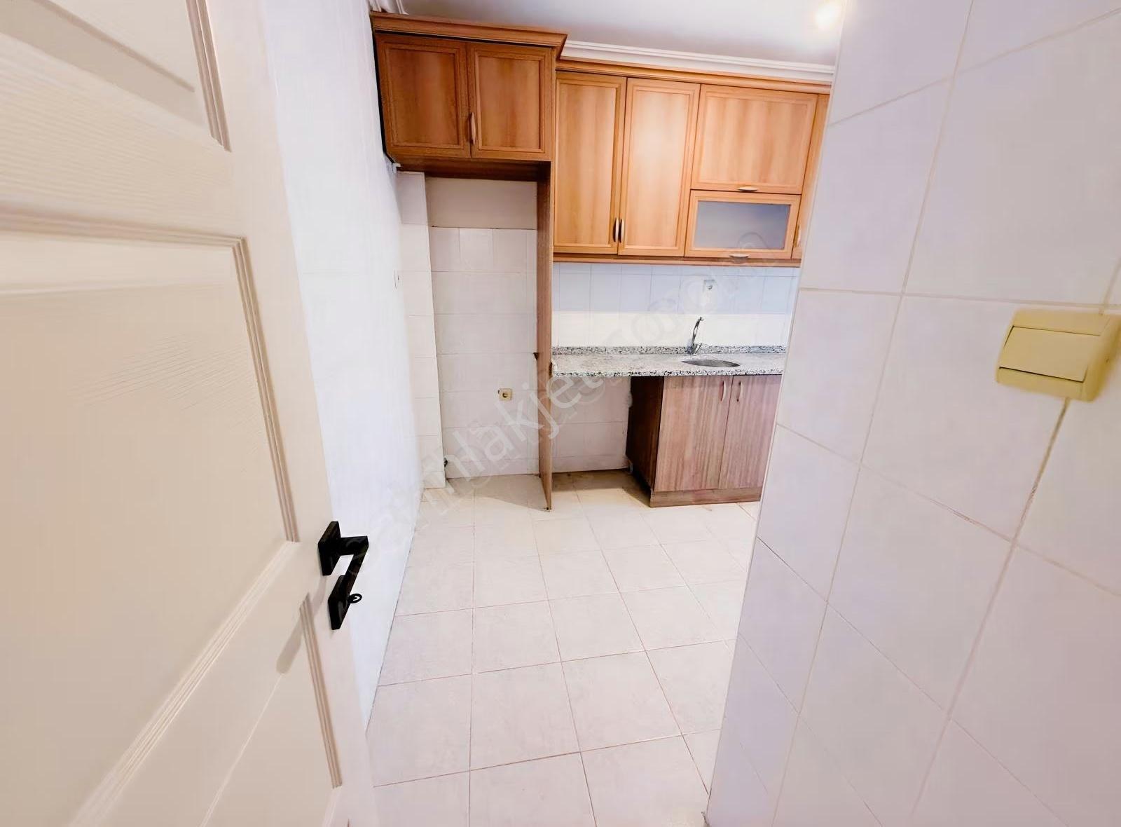 Kurtuluş Mahallesi 3+1 Yüksek Giriş Kiralık Masrafsız Daire - Görsel 18
