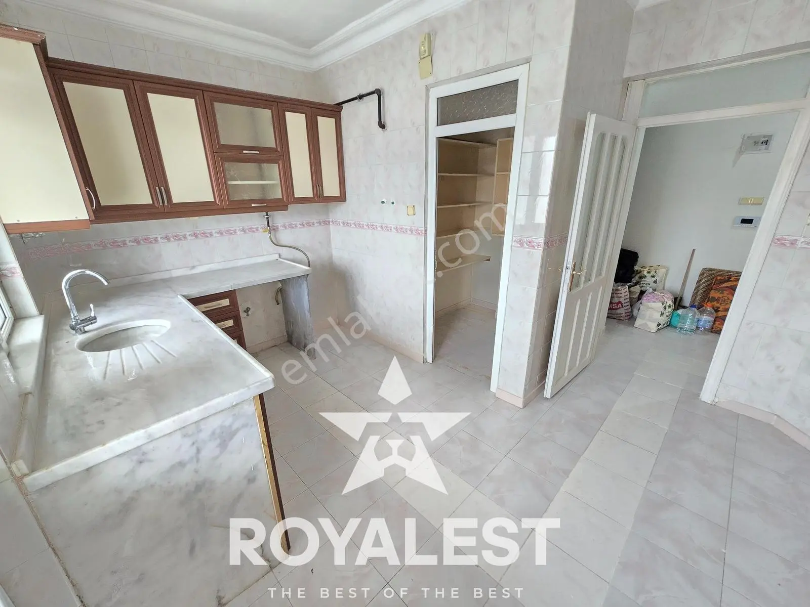 Royalest'ten Tramvaya Sıfır Ara Kat Site İçi Geniş Ve Ferah 3+1 - Görsel 8