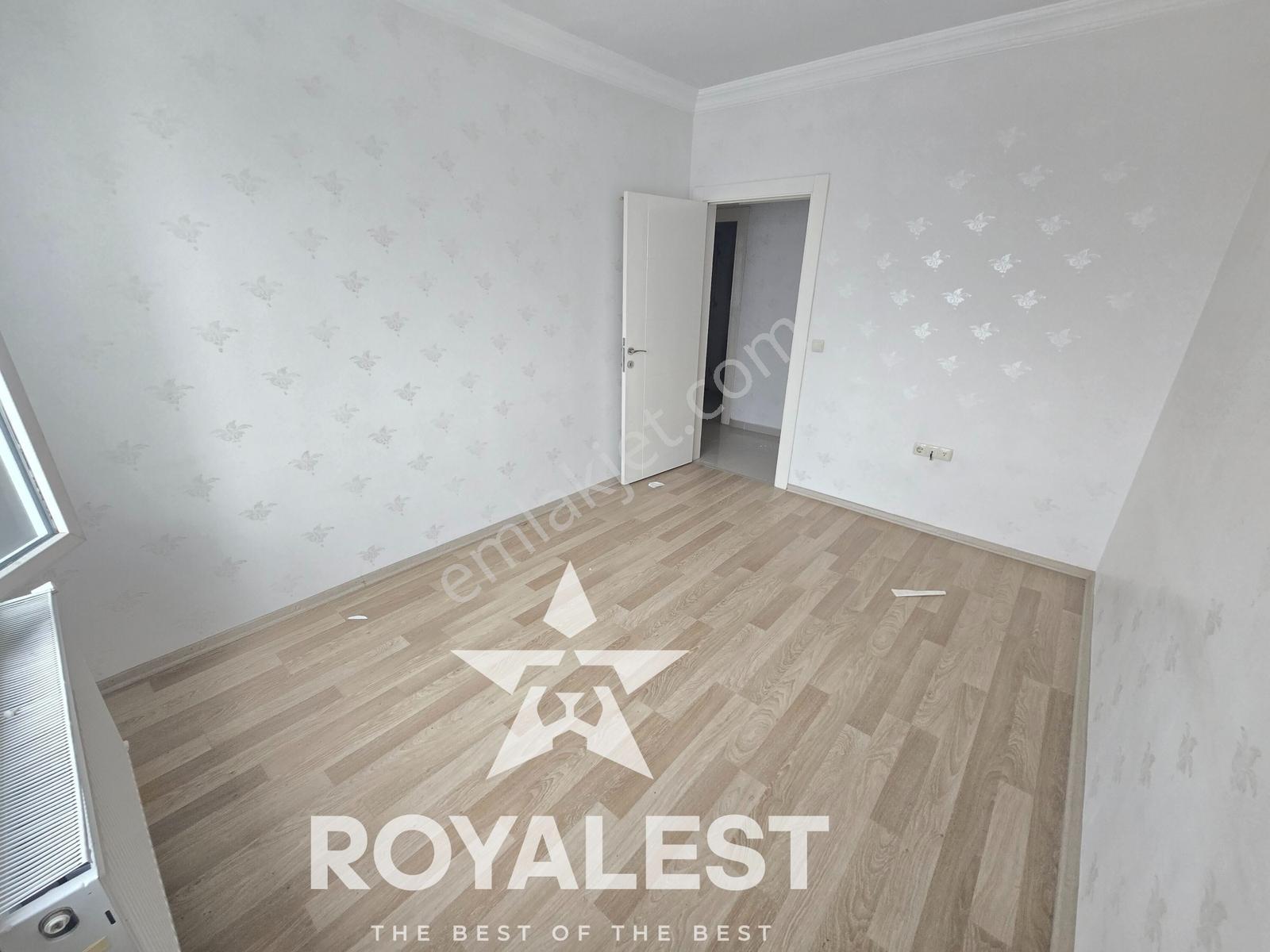 Royalest'ten Karataş Tramvaya Sıfır İskanlı Site İçi Ara Kat 2+1 - Görsel 9