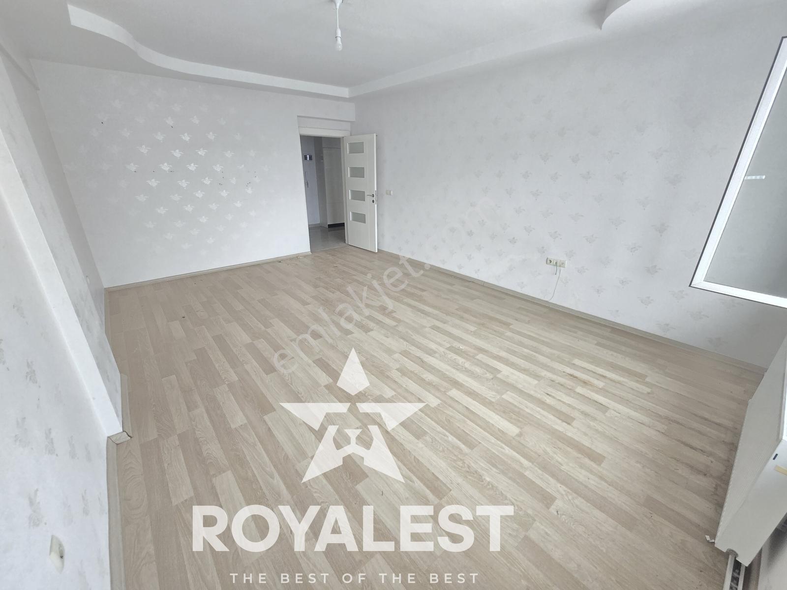 Royalest'ten Karataş Tramvaya Sıfır İskanlı Site İçi Ara Kat 2+1 - Görsel 3