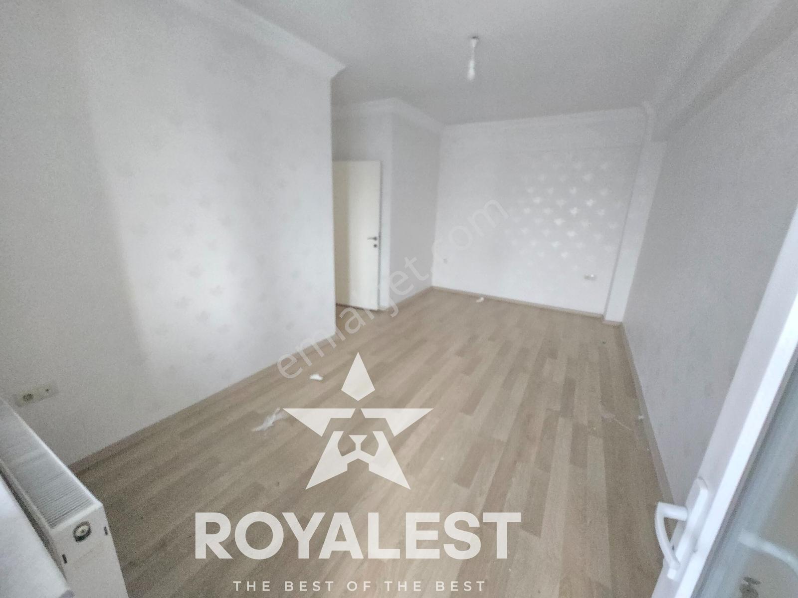 Royalest'ten Karataş Tramvaya Sıfır İskanlı Site İçi Ara Kat 2+1 - Görsel 2