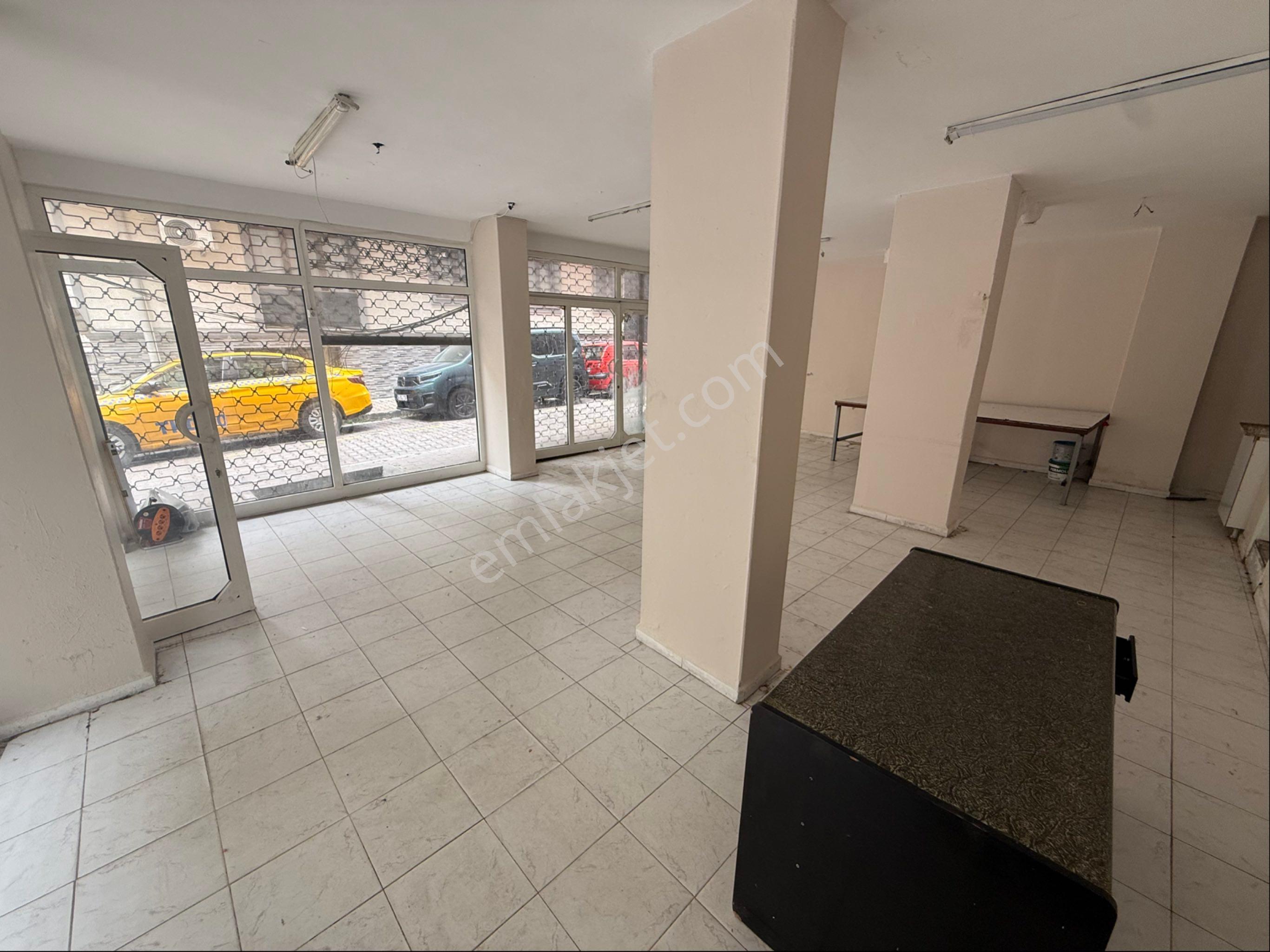 Hürriyet Mahallesinde 60 M2 Wc Mutfaklı Kiralık Köşe Dükkan - Görsel 2