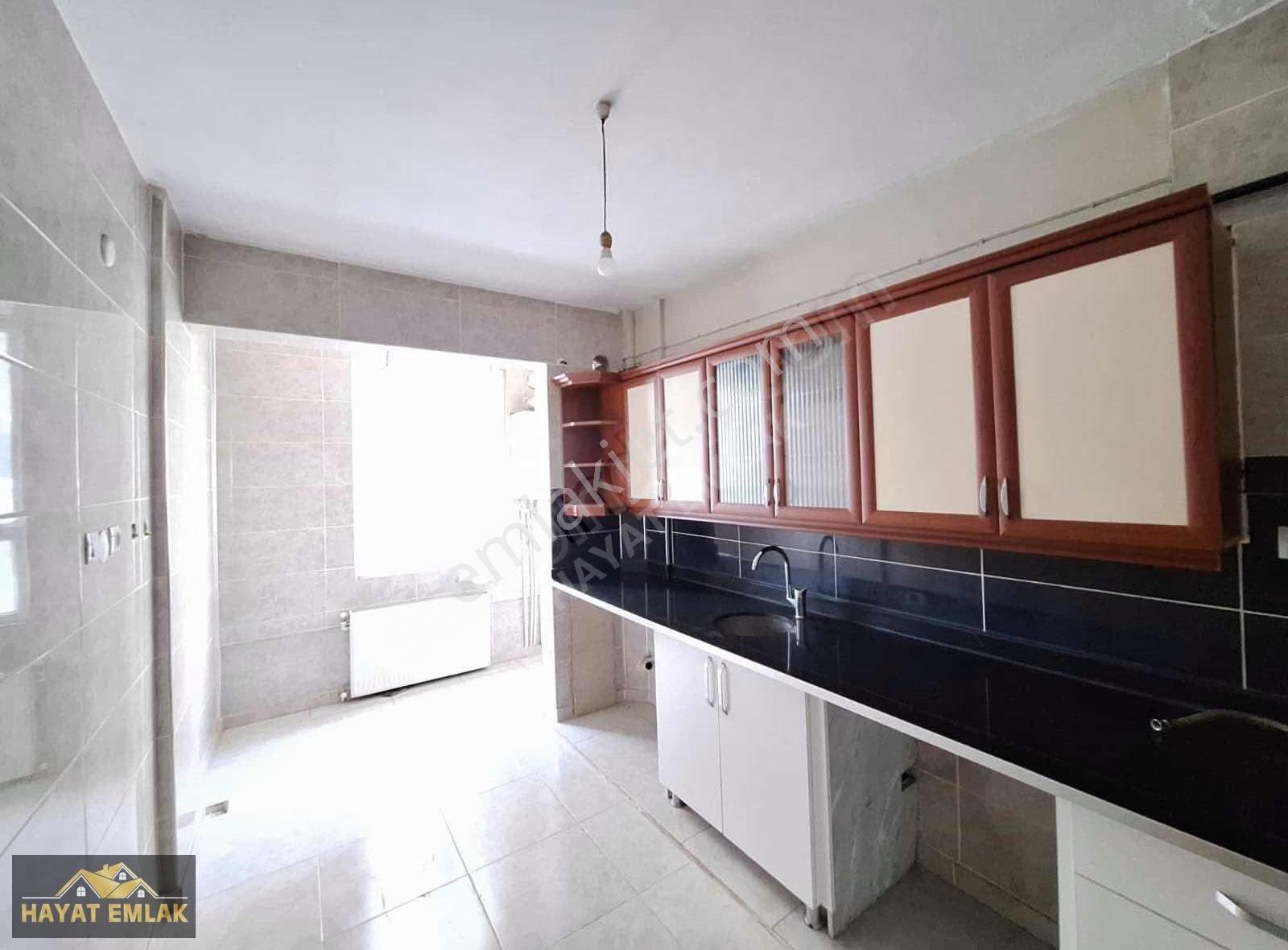 Yenişehir'de Kiralık 3+1 Daire - Ara Kat Bakımlı Ve Doğalgazlı - Görsel 9