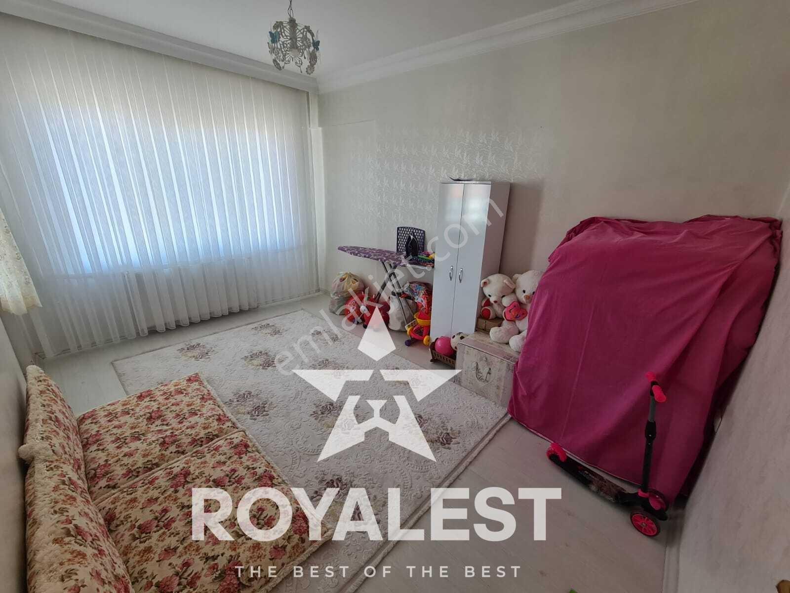 Royalestten Karataş Merkez'de Ara Kat Site İçi 3+1 - Görsel 18