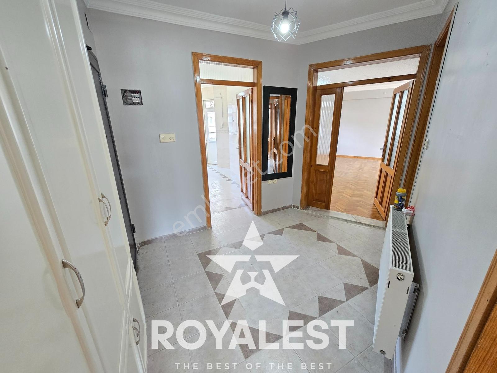 Royalest'ten Tramvay Yanı Cadde Üzeri Site İçi Arakat Geniş 3+1 - Görsel 16