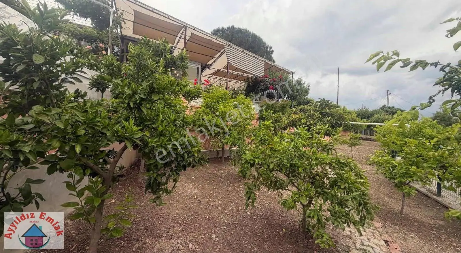 Manisa Akhisar Karasonya Köyünde Satılık Yazlık Ev
