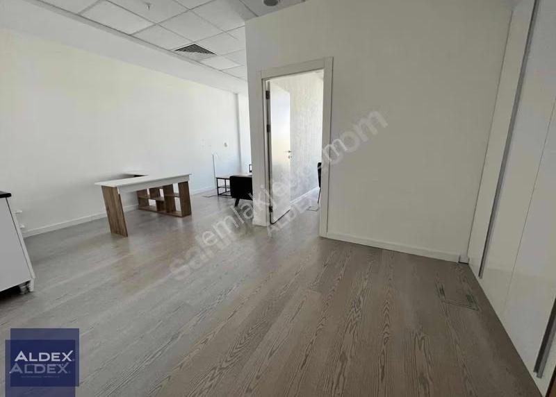 Mahall B Blokta 48 M2 Eşyalı Balkonlu Kiralık Ofis - Görsel 13