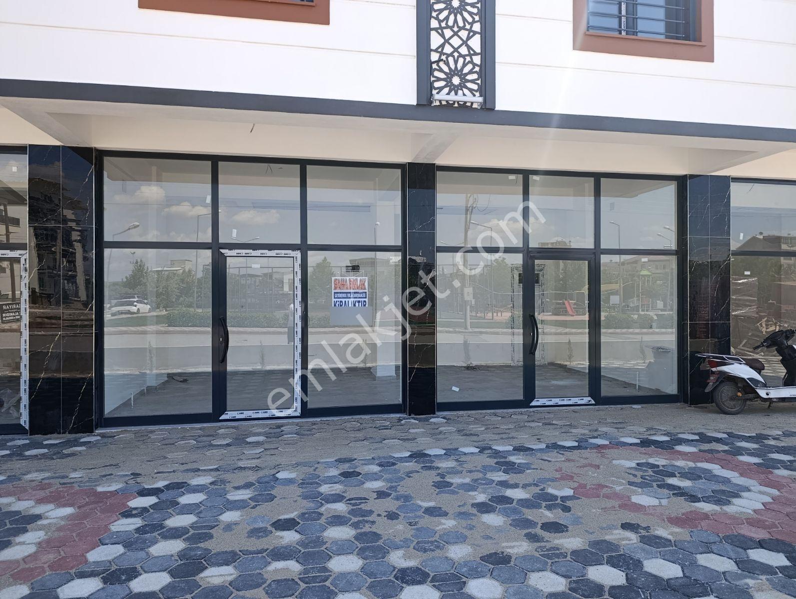 Çağlak Parkı Karşısında Kiralık Dükkan