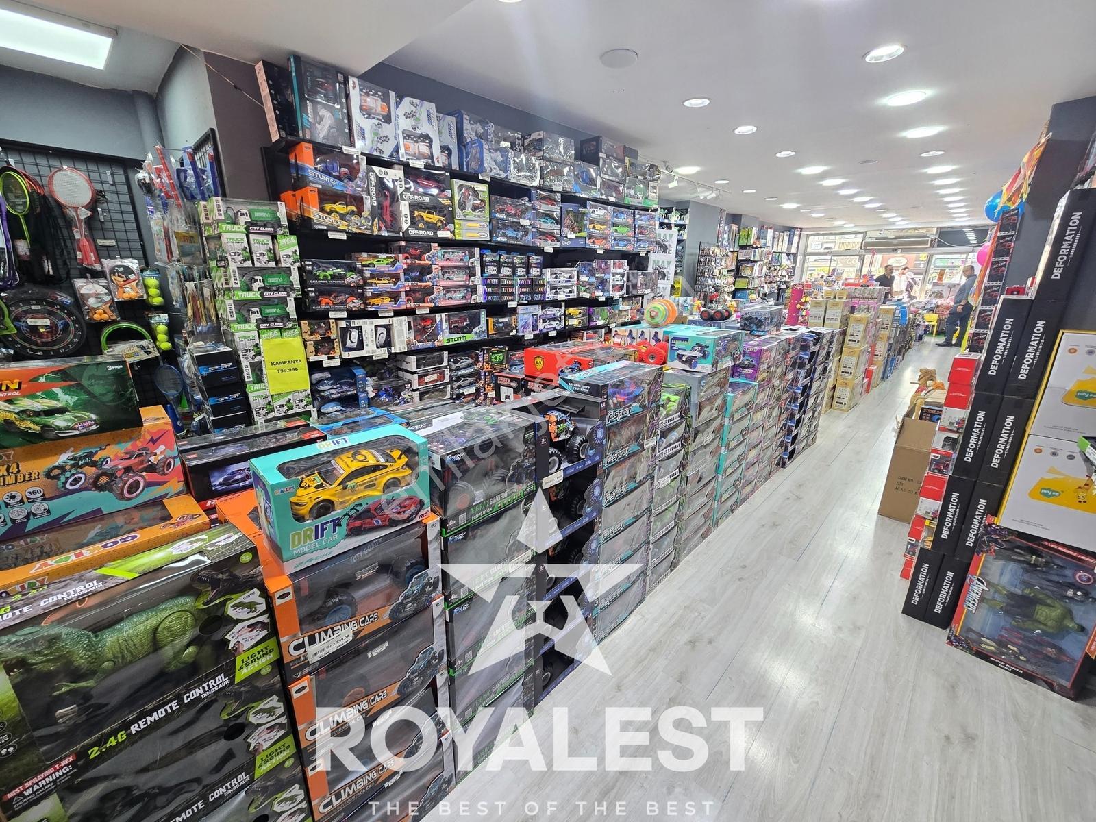 Royalest'ten Karataş'ta İşlek Cadde'de İskanlı Geniş Ön Cepheli - Görsel 2