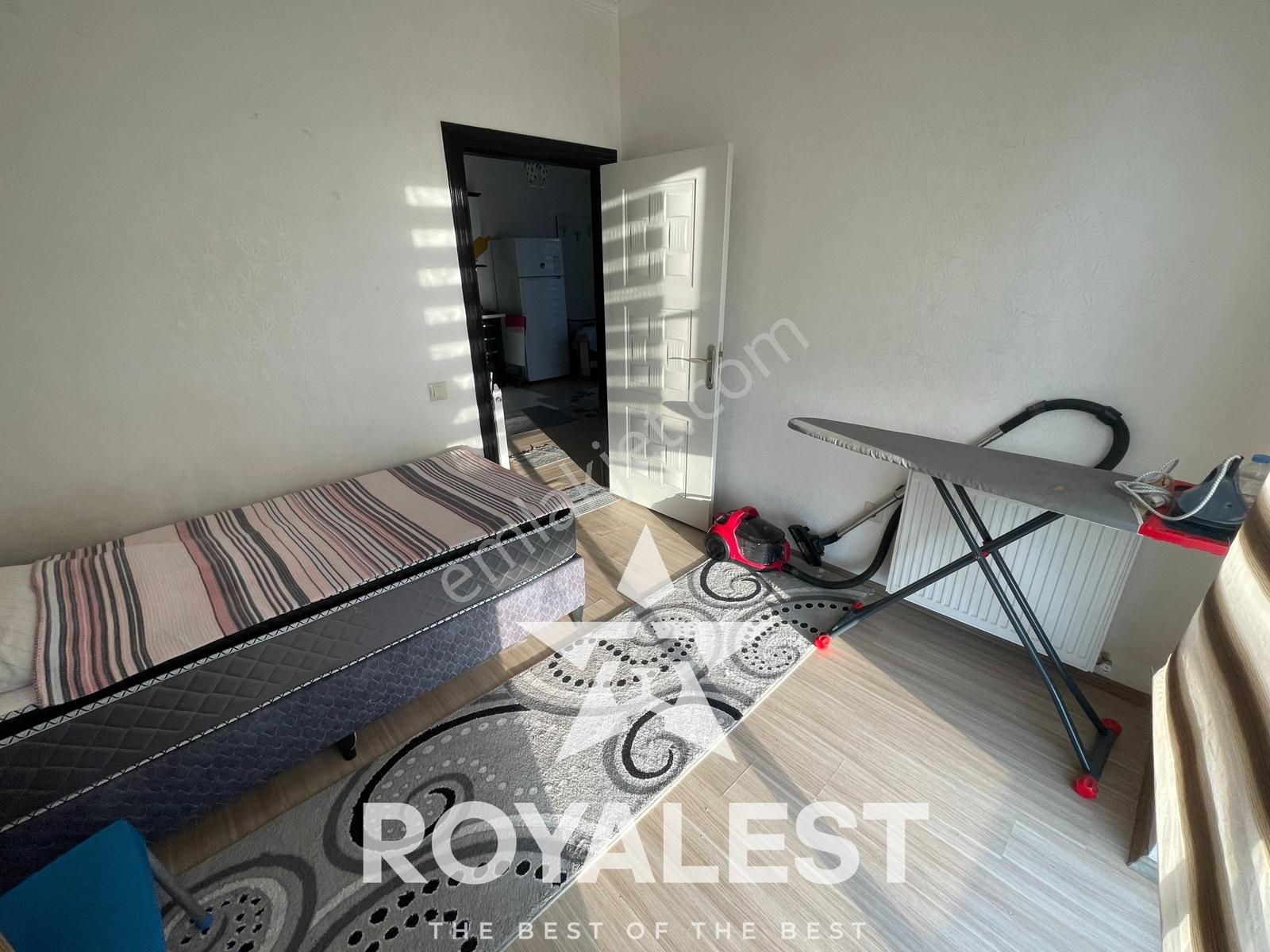 Royalest'ten Köşe Daire Kiracılı Eşyalı Ara Kat Bakımlı Önü Açık - Görsel 4