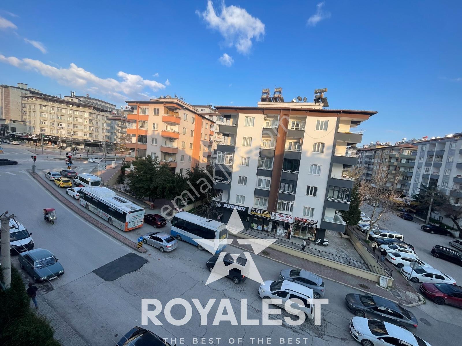 Royalest'ten Ara Kat Balkonlu Tramvaya Sıfır Nezih Sitede Eşyalı - Görsel 5