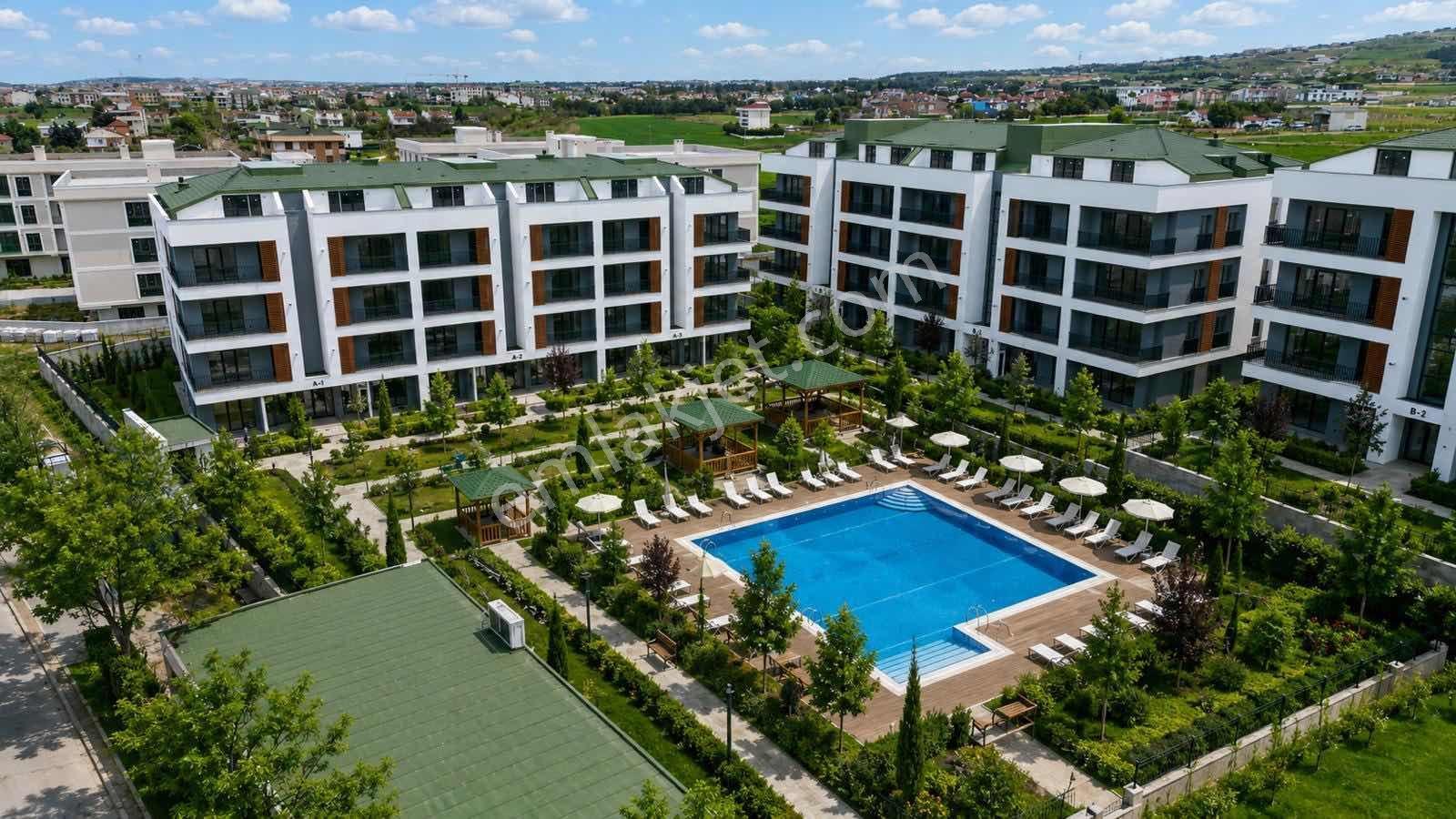 Büyükçekmece Lüks Aile Sitesinde Deniz Manzaralı Sıfır 5+2 Daire