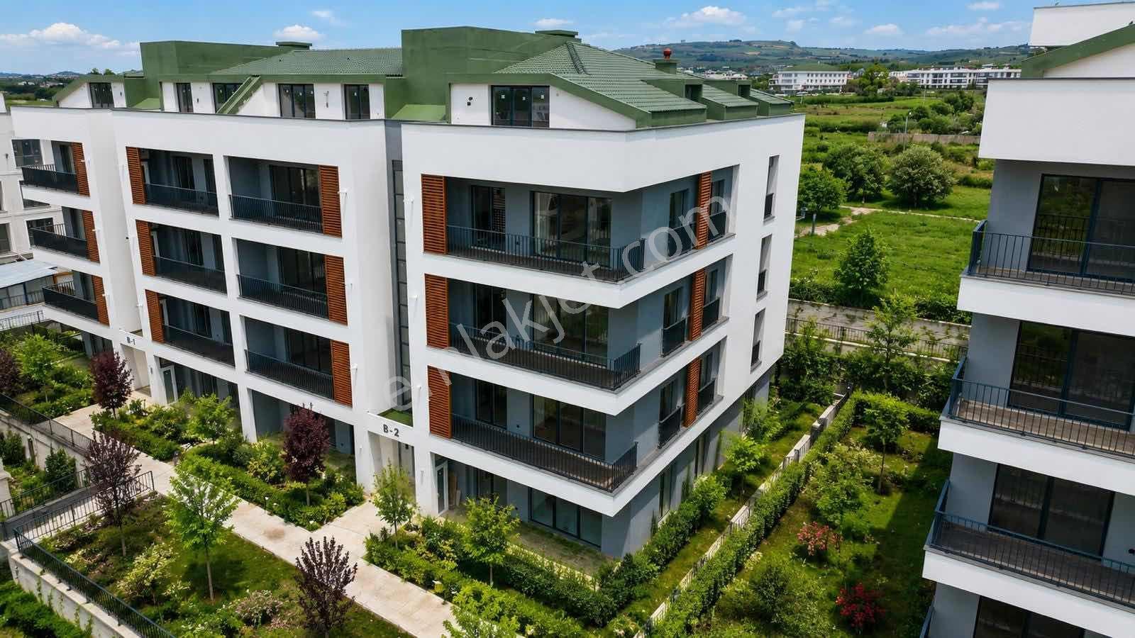 Büyükçekmece Lüks Aile Sitesinde Deniz Manzaralı Sıfır 5+2 Daire - Görsel 12