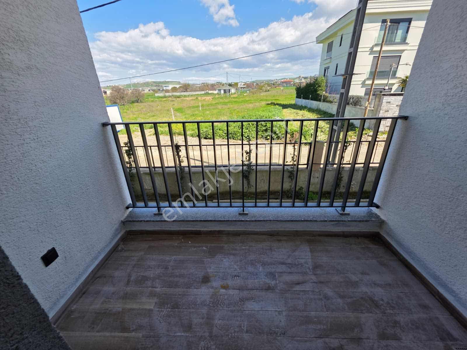 Büyükçekmece Lüks Aile Sitesinde Deniz Manzaralı Sıfır 5+2 Daire - Görsel 24