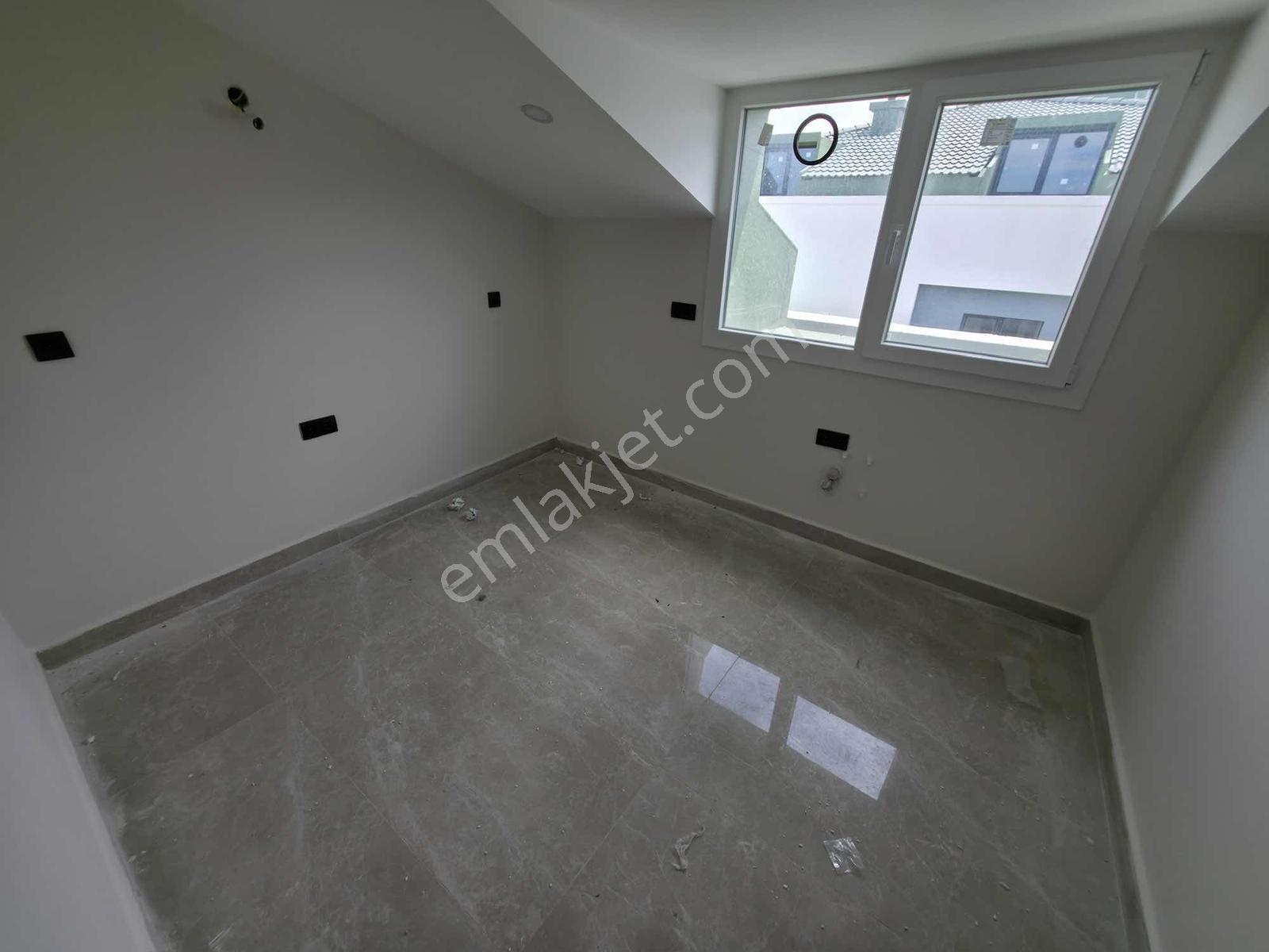Büyükçekmece Lüks Aile Sitesinde Deniz Manzaralı Sıfır 5+2 Daire - Görsel 35