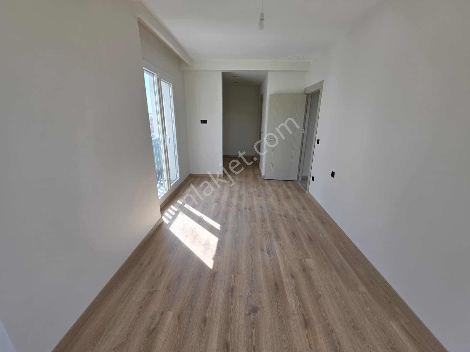 Büyükçekmece Lüks Aile Sitesinde Deniz Manzaralı Sıfır 5+2 Daire - Görsel 11