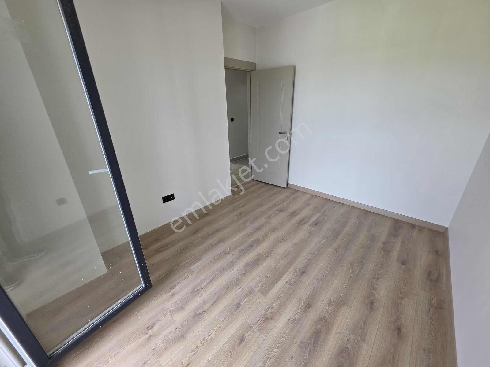 Büyükçekmece Lüks Aile Sitesinde Deniz Manzaralı Sıfır 5+2 Daire - Görsel 5