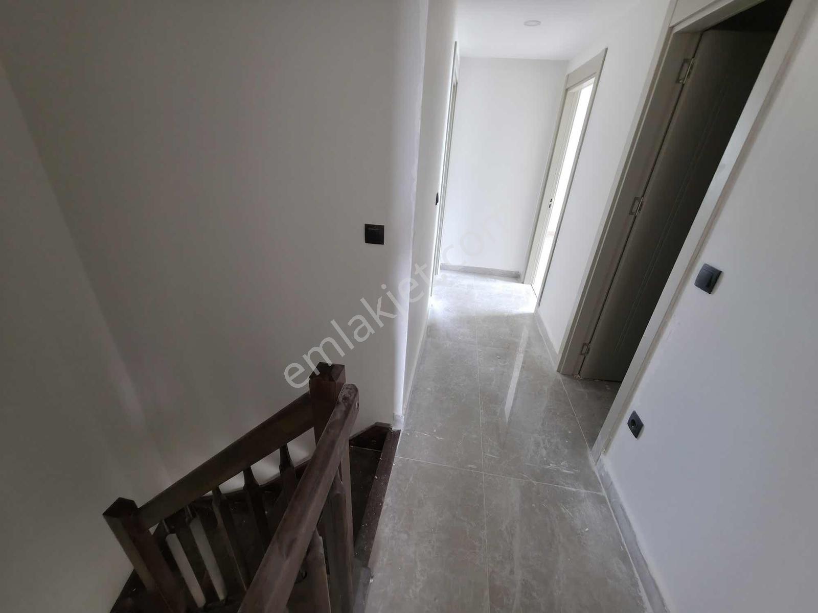 Büyükçekmece Lüks Aile Sitesinde Deniz Manzaralı Sıfır 5+2 Daire - Görsel 32