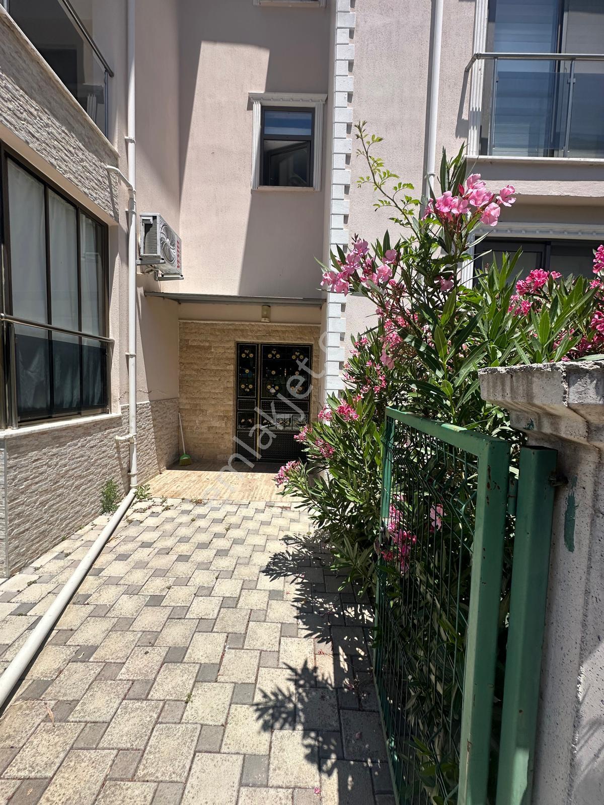 Satılık Lüks Daire Ayrı Mutfaklı, Geniş Yaşam Alanı - Görsel 23