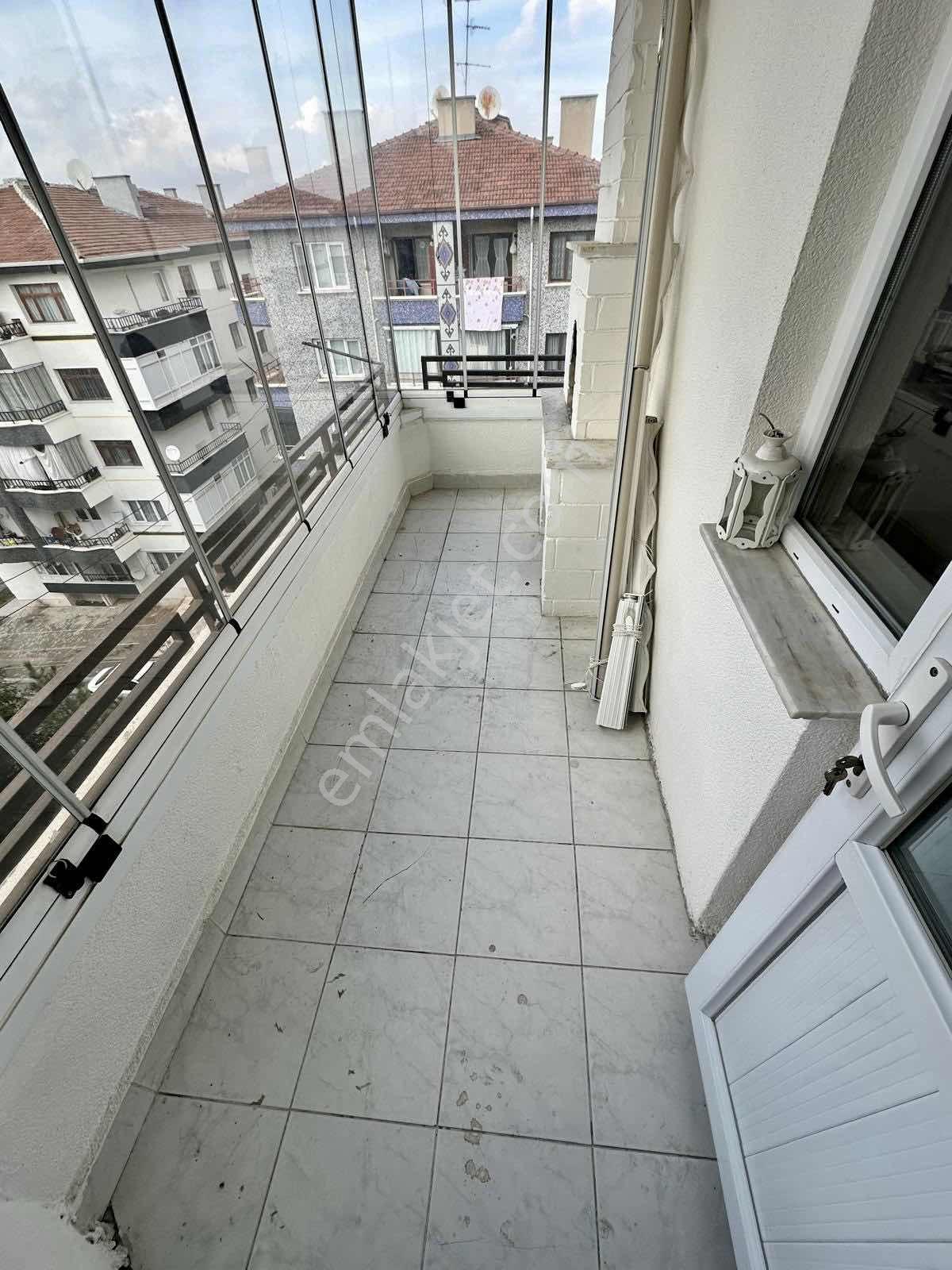 Ulukan'dn Andiçen Mh'de Site İçerisinde Asansörlü Yapılı 3+1 !!! - Görsel 4