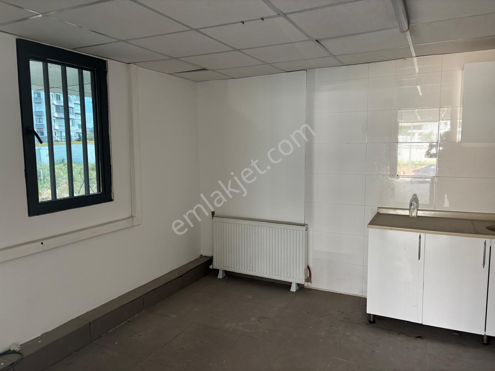 Yenibatı'da Sıfır Geniş Cephe Kiralık Dükkan - Görsel 9