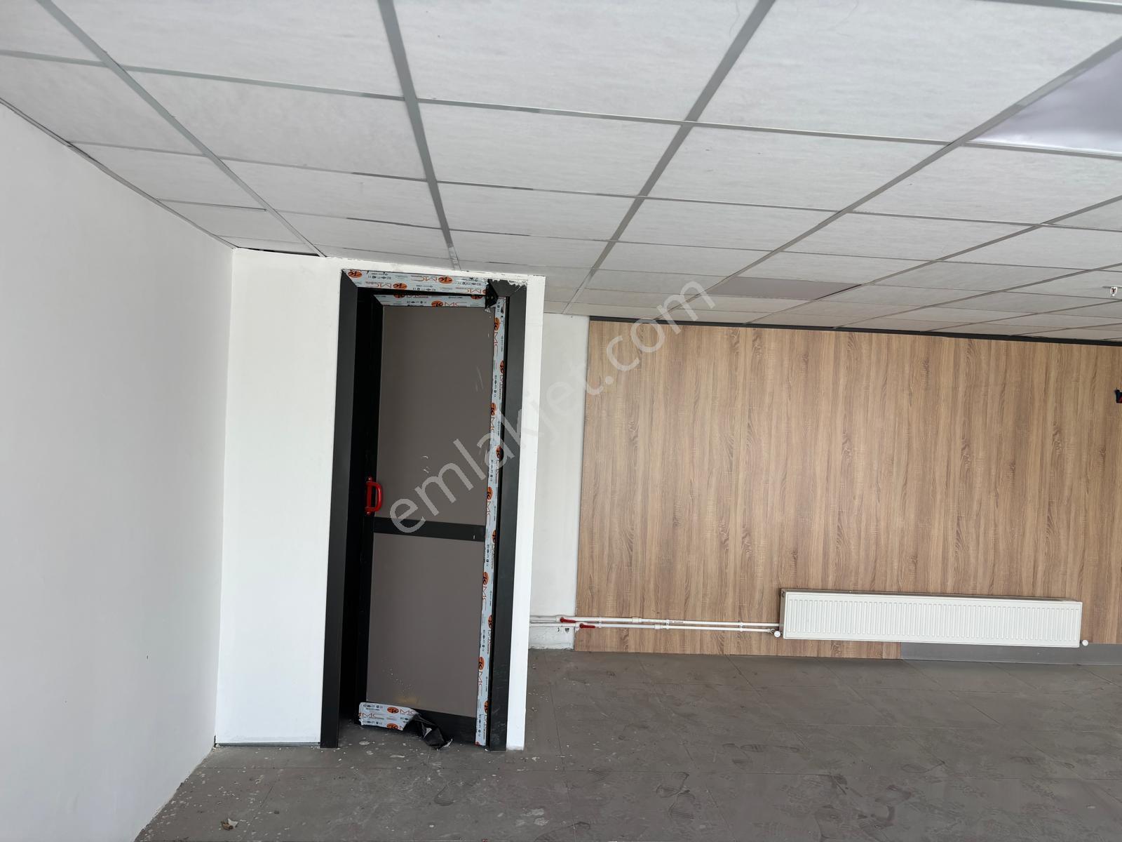 Yenibatı'da Sıfır Geniş Cephe Kiralık Dükkan - Görsel 11