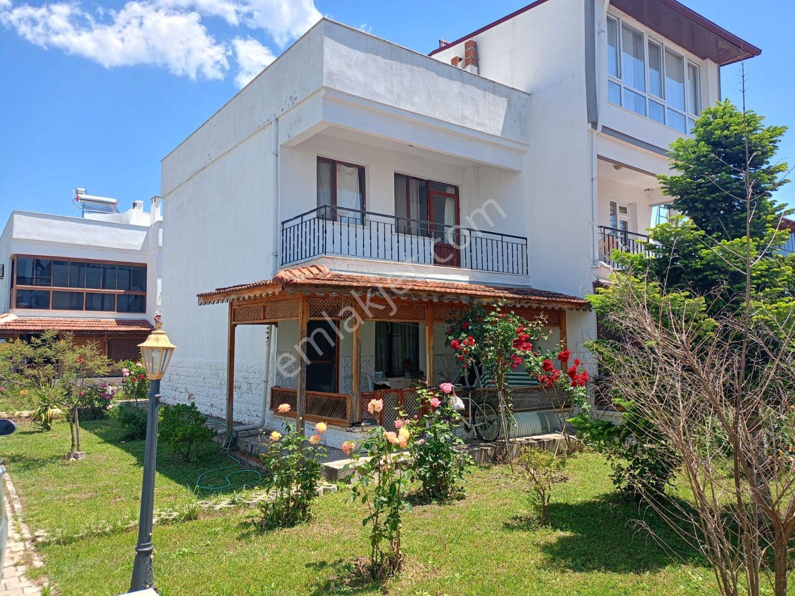 Havuzlu Site İçinde Satılık Villa+tarla+arsa Hisseleri