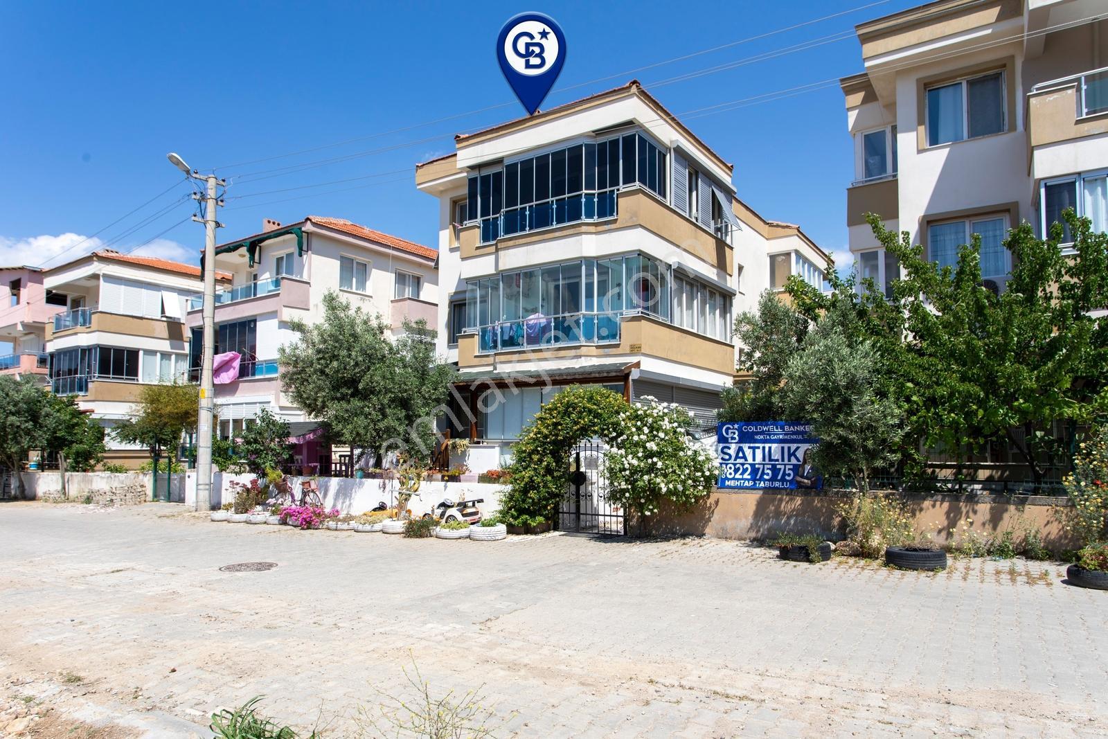 Yenifoça Narezen'de Satılık 2+1 Bahçe Katı Daire