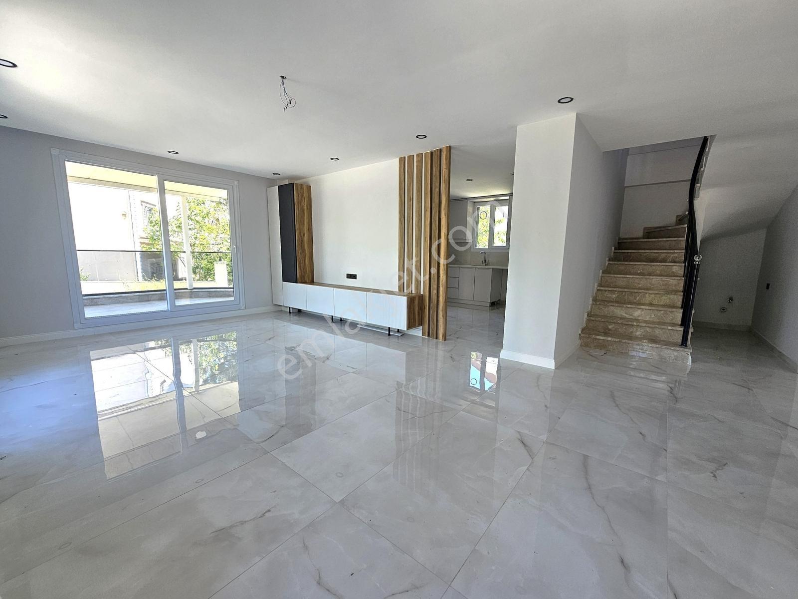 Denize Yakın Yeğen 1 Sitesi'nde Özel Tasarımlı 6+1 Dubleks Villa - Görsel 27