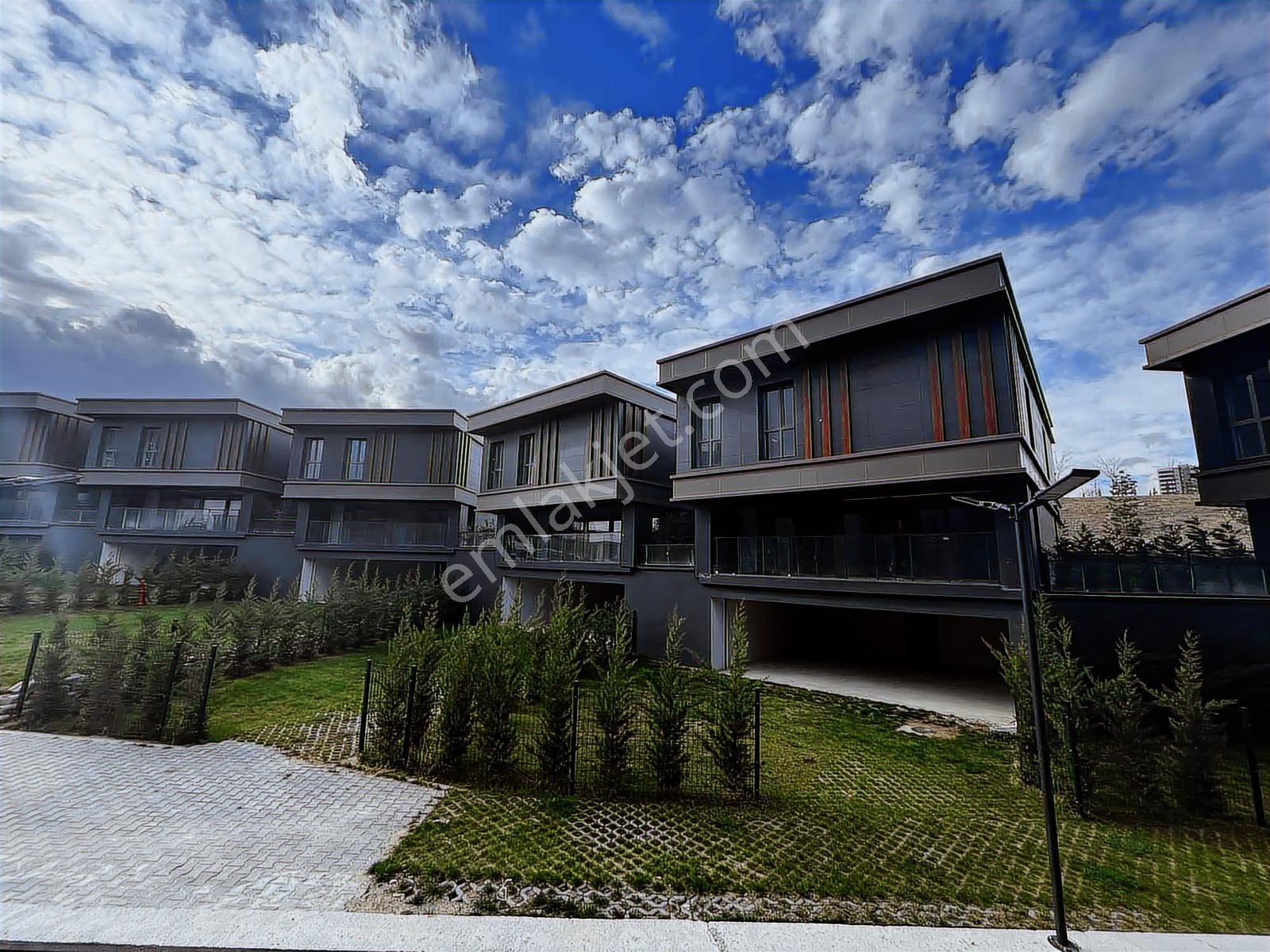 Bağlıca, Site İçinde, Yerden Isıtmalı Satılık Müstakil 5+1 Villa - Görsel 13