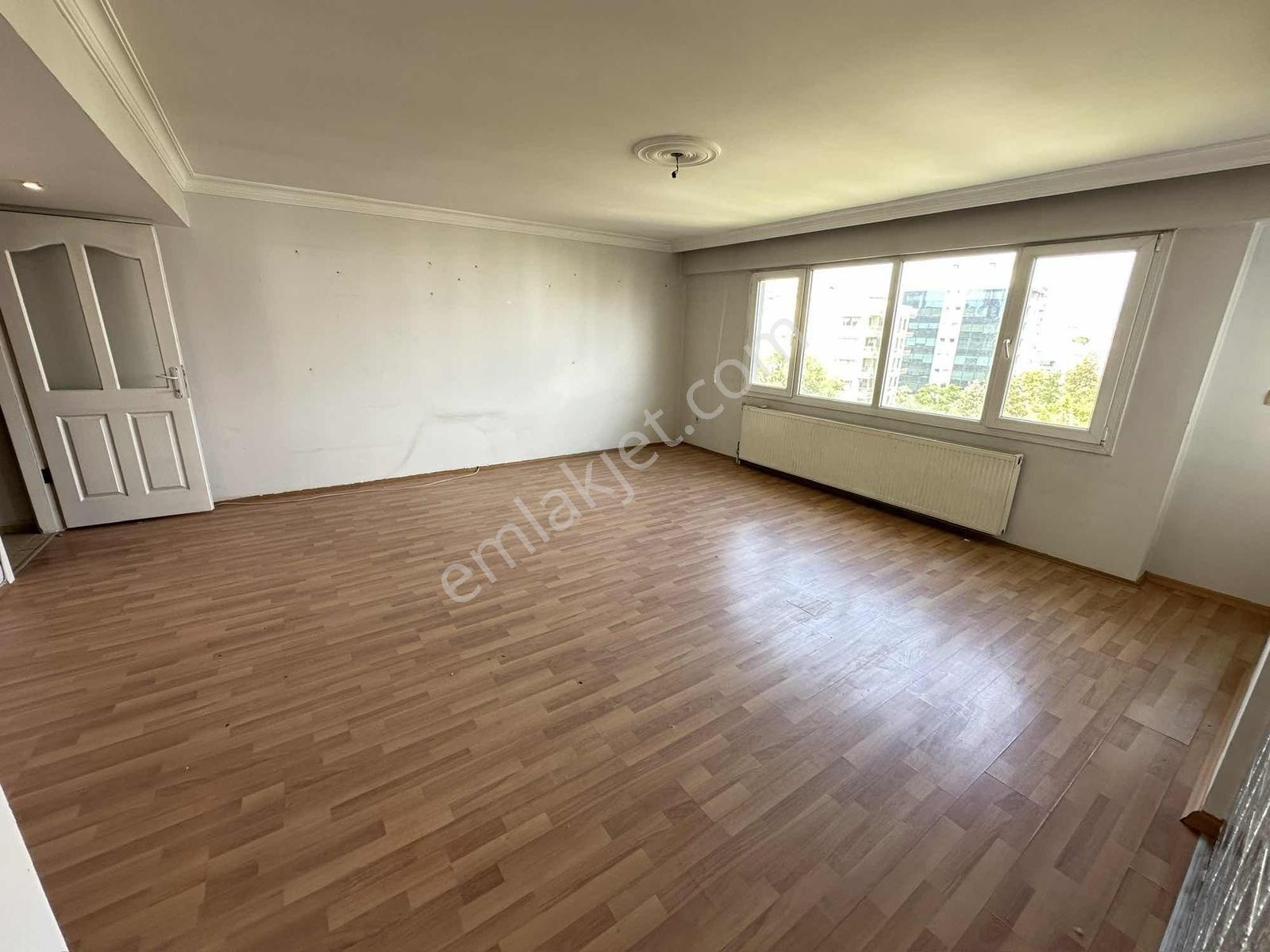 Bayraklı Mansuroğlun'da 3+1 140 M2 Otoparklı - Görsel 10