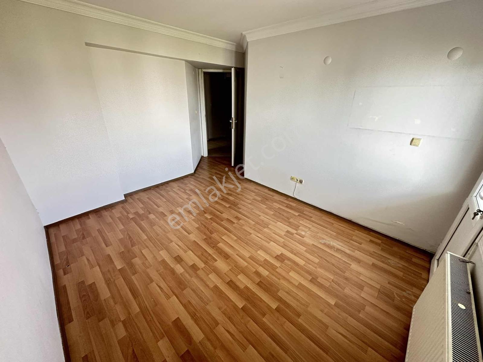Bayraklı Mansuroğlun'da 3+1 140 M2 Otoparklı - Görsel 24