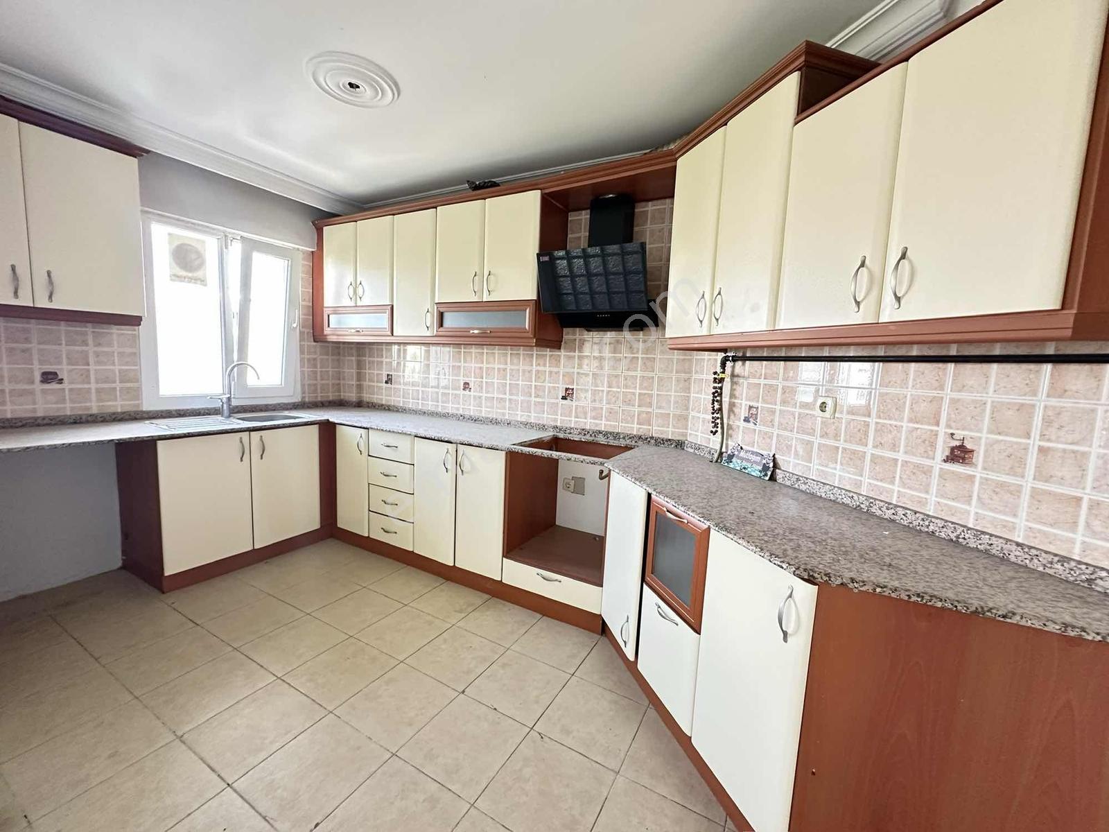 Bayraklı Mansuroğlun'da 3+1 140 M2 Otoparklı - Görsel 20