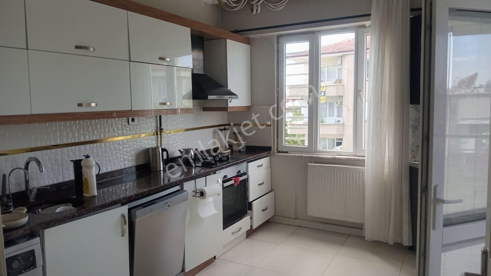 Kemal Bayındır Has.civarı Satılık 3+1 Bakımlı Asansörlü Daire - Görsel 4