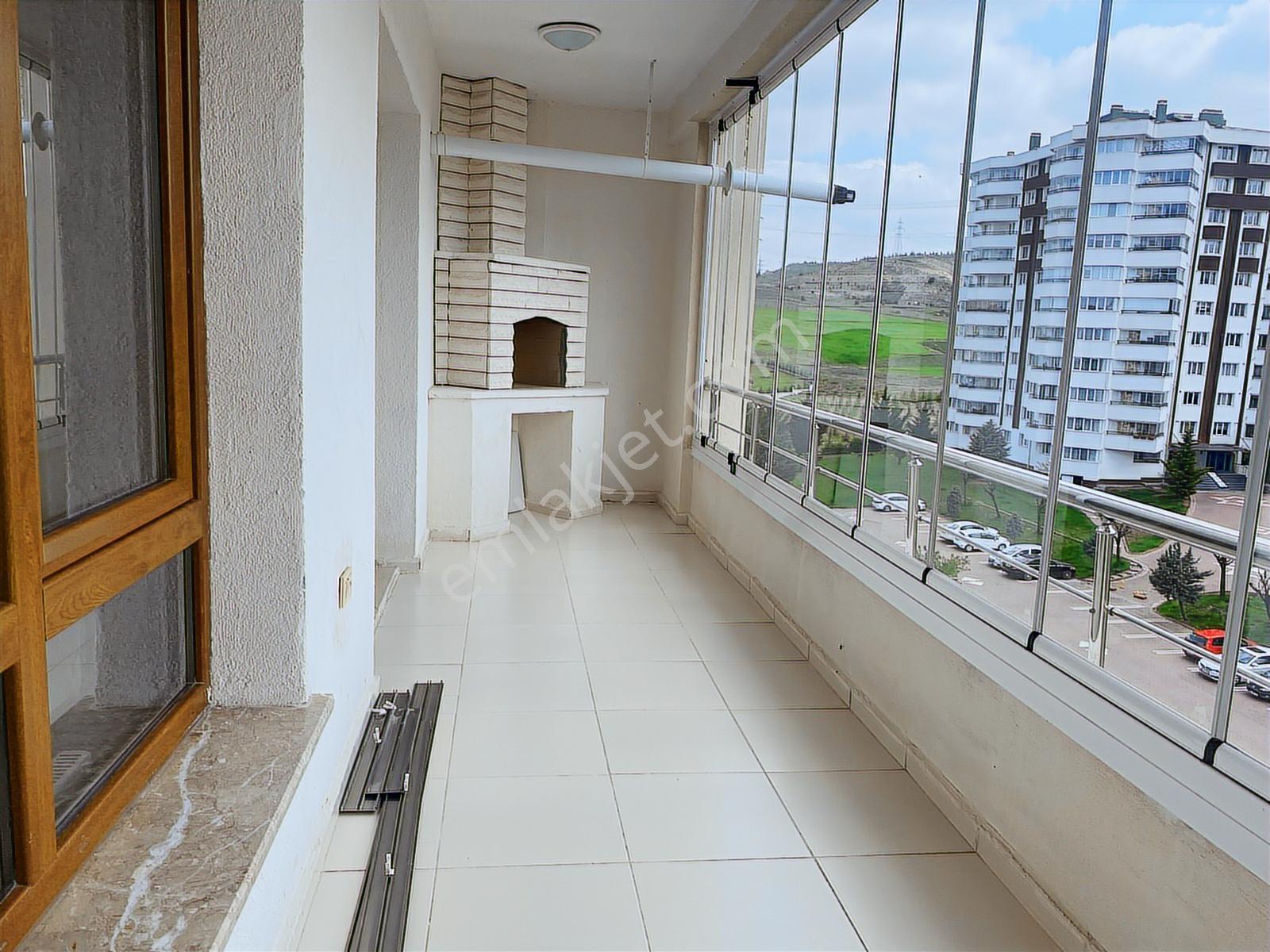 Bağlıca Mermeroğlu Cd. Site İçi Kiralık Geniş 4+1 Kombili Daire - Görsel 8