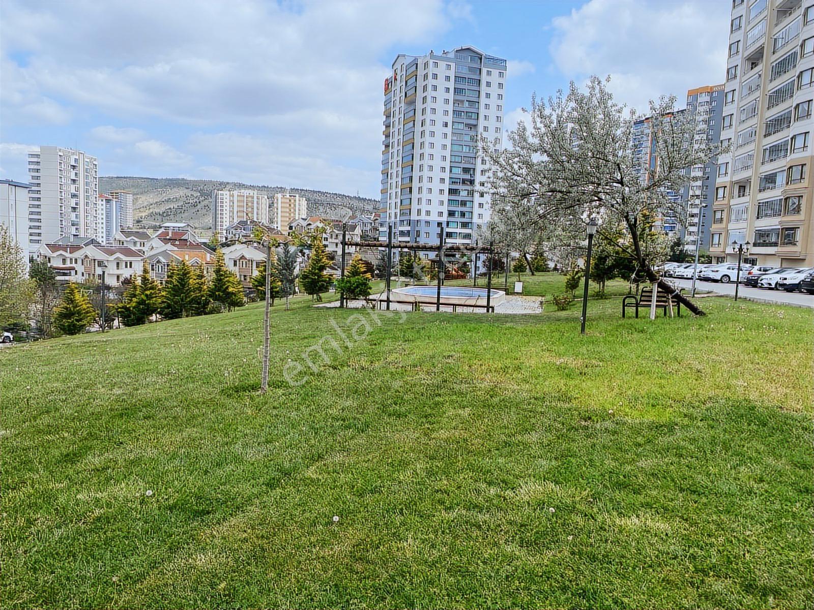Bağlıca Mermeroğlu Cd. Site İçi Kiralık Geniş 4+1 Kombili Daire - Görsel 32